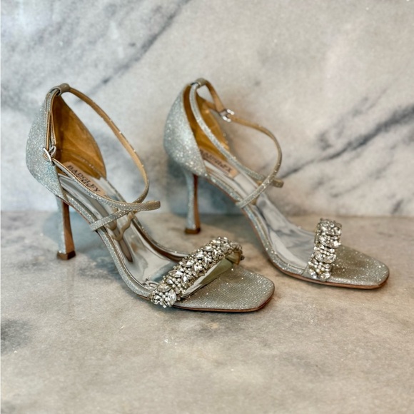Badgley Mischka Nala Silver Curvy Strappy Stiletto Heels- Size 8.5 - Picture 5 of 9